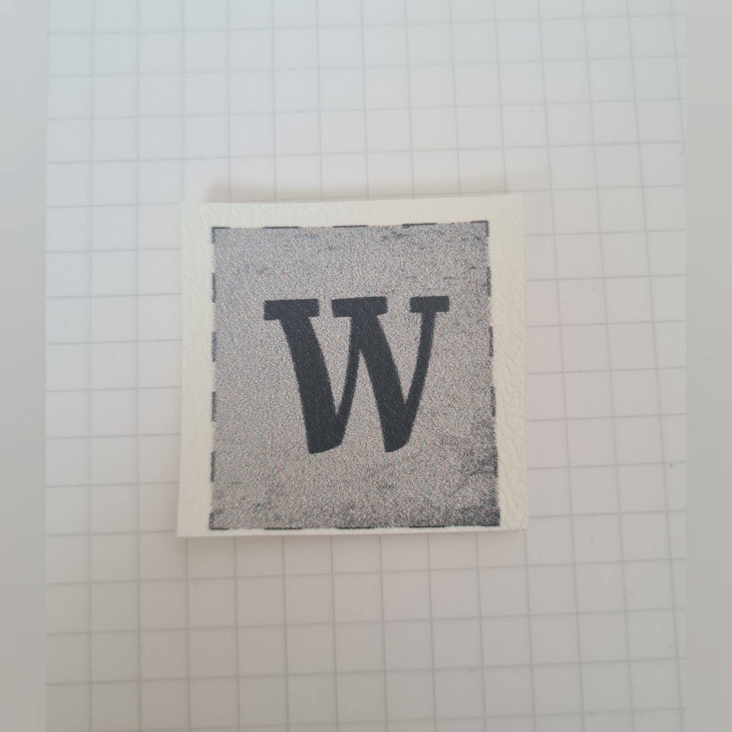 Kunstlederlabel - Buchstaben "W"