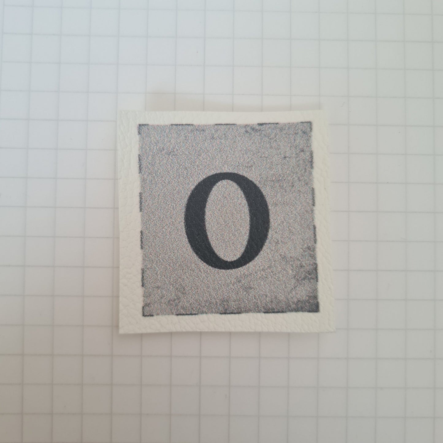 Kunstlederlabel - Buchstaben "O"