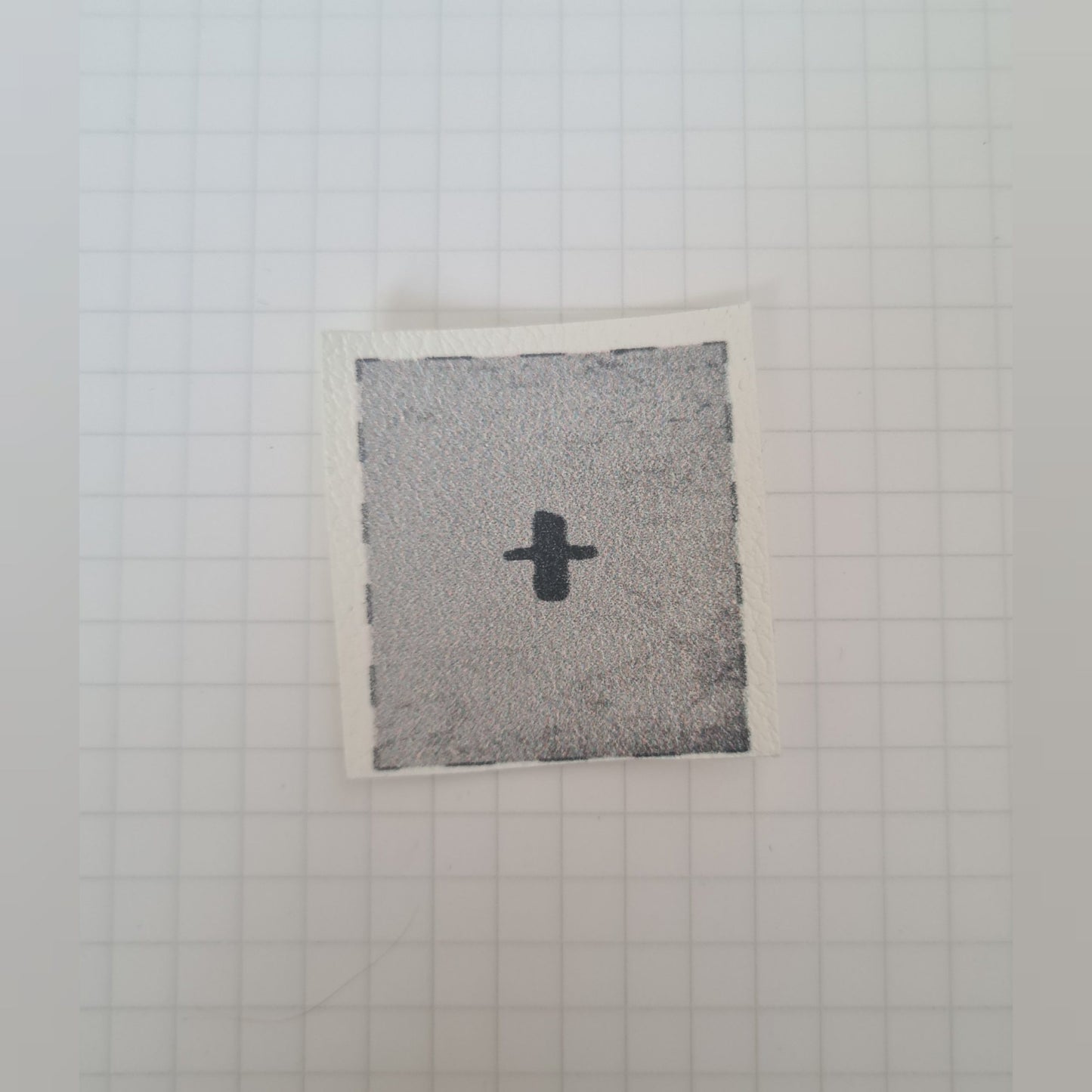 Kunstlederlabel - Buchstaben "+"