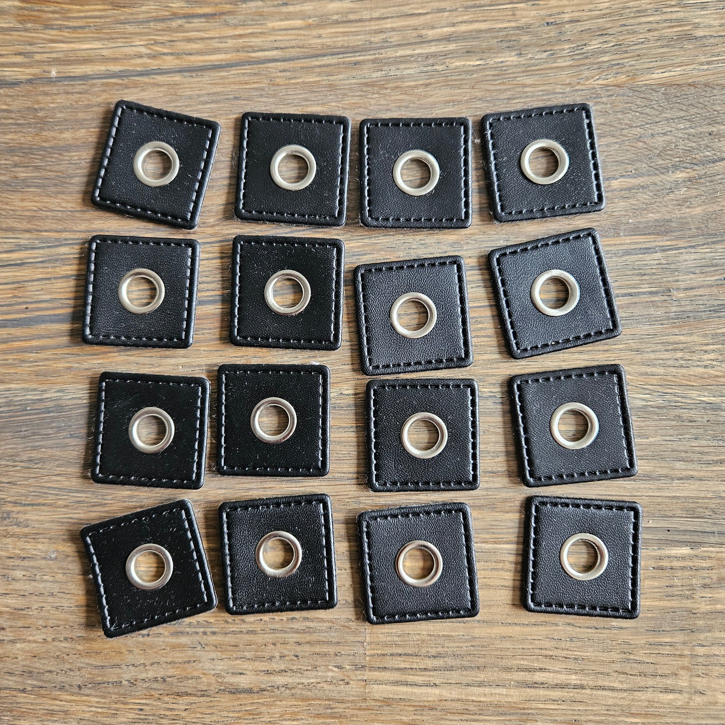 Set Ösenpatches Viereckig Schwarz 16 Stk