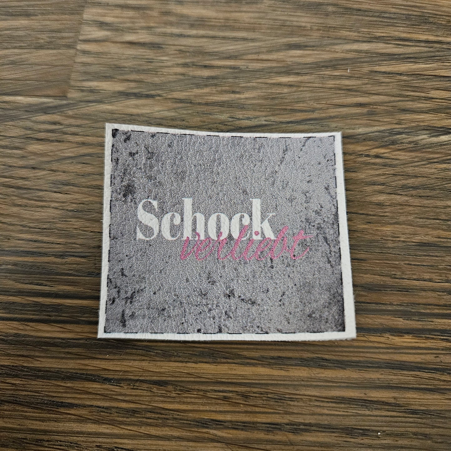 Kunstlederlabel - SchockVerliebt Grau/Pink