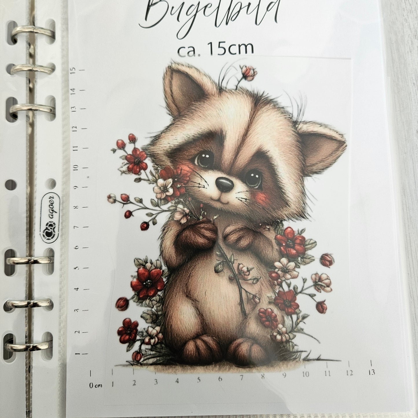 Bügelbild - Waschbär mit Blumen ca. 15cm