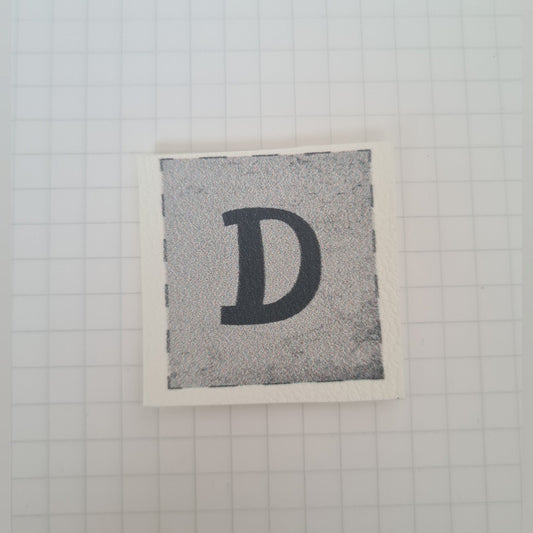 Auktion - 3x Kunstlederlabel - Buchstaben "D"