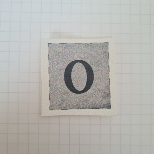 Kunstlederlabel - Buchstaben "O"