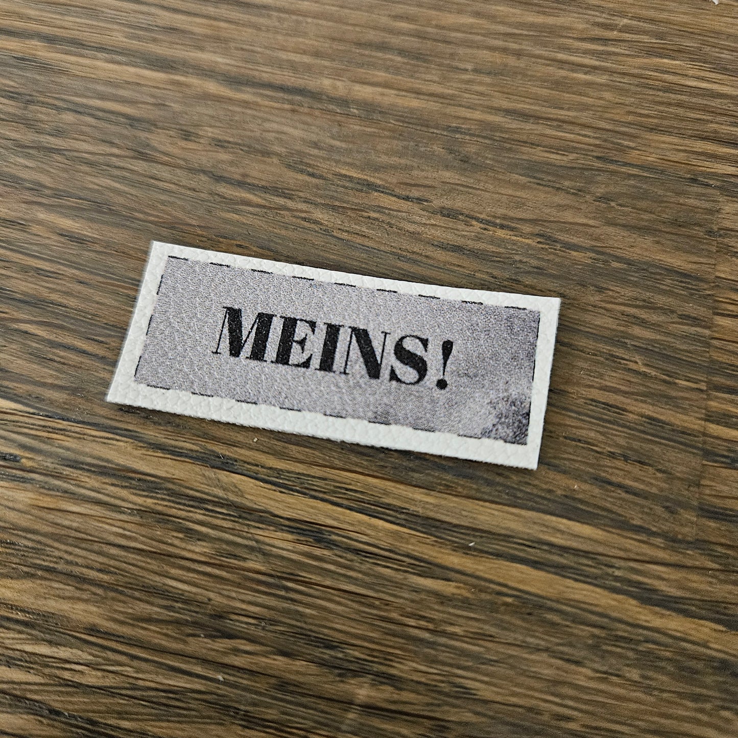 Kunstlederlabel - Meins! Grau