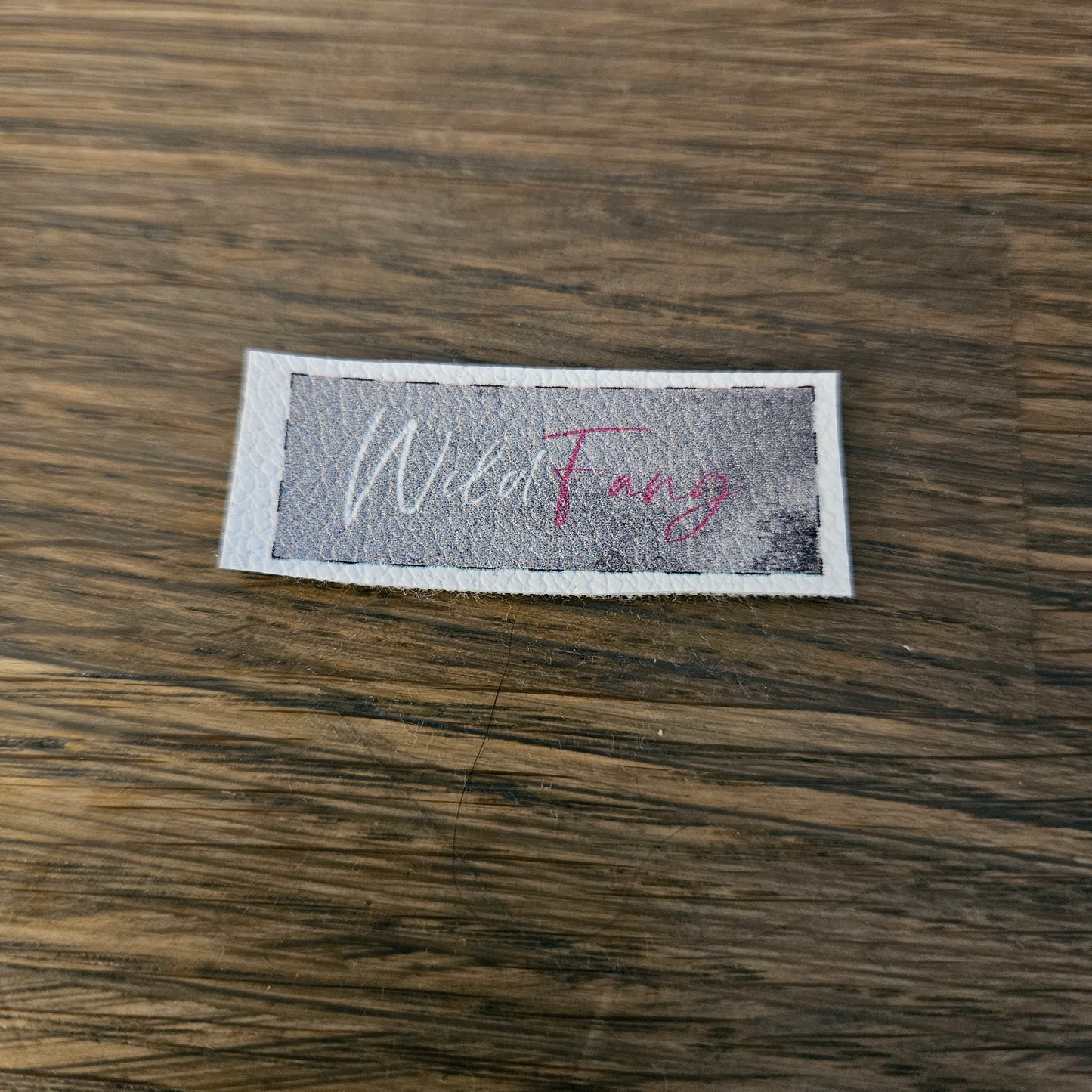 Kunstlederlabel - WildFang Grau/Pink