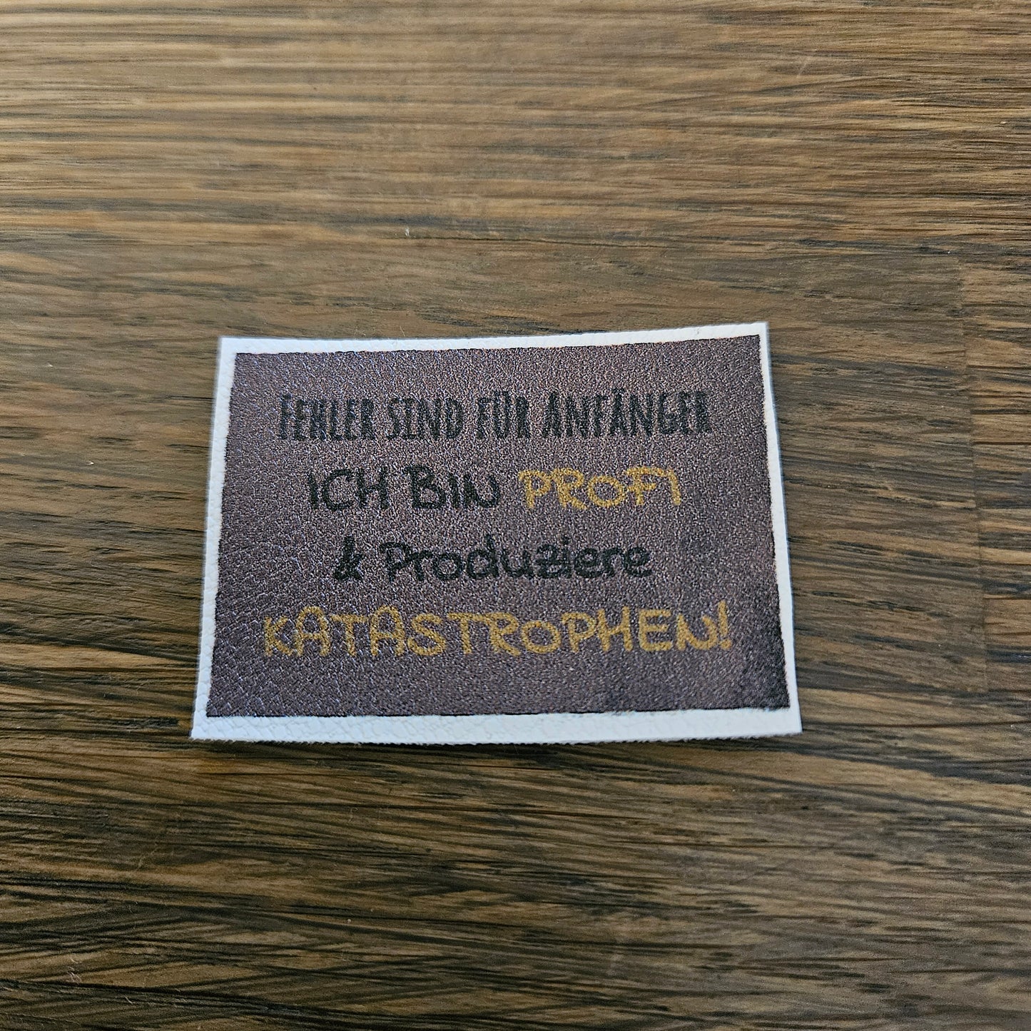 Kunstlederlabel -  Katastrophen Braun