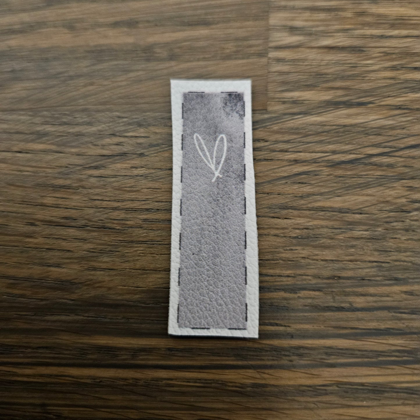 Kunstlederlabel - Klapplabel Herz Grau