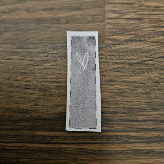 Kunstlederlabel - Klapplabel Herz Grau
