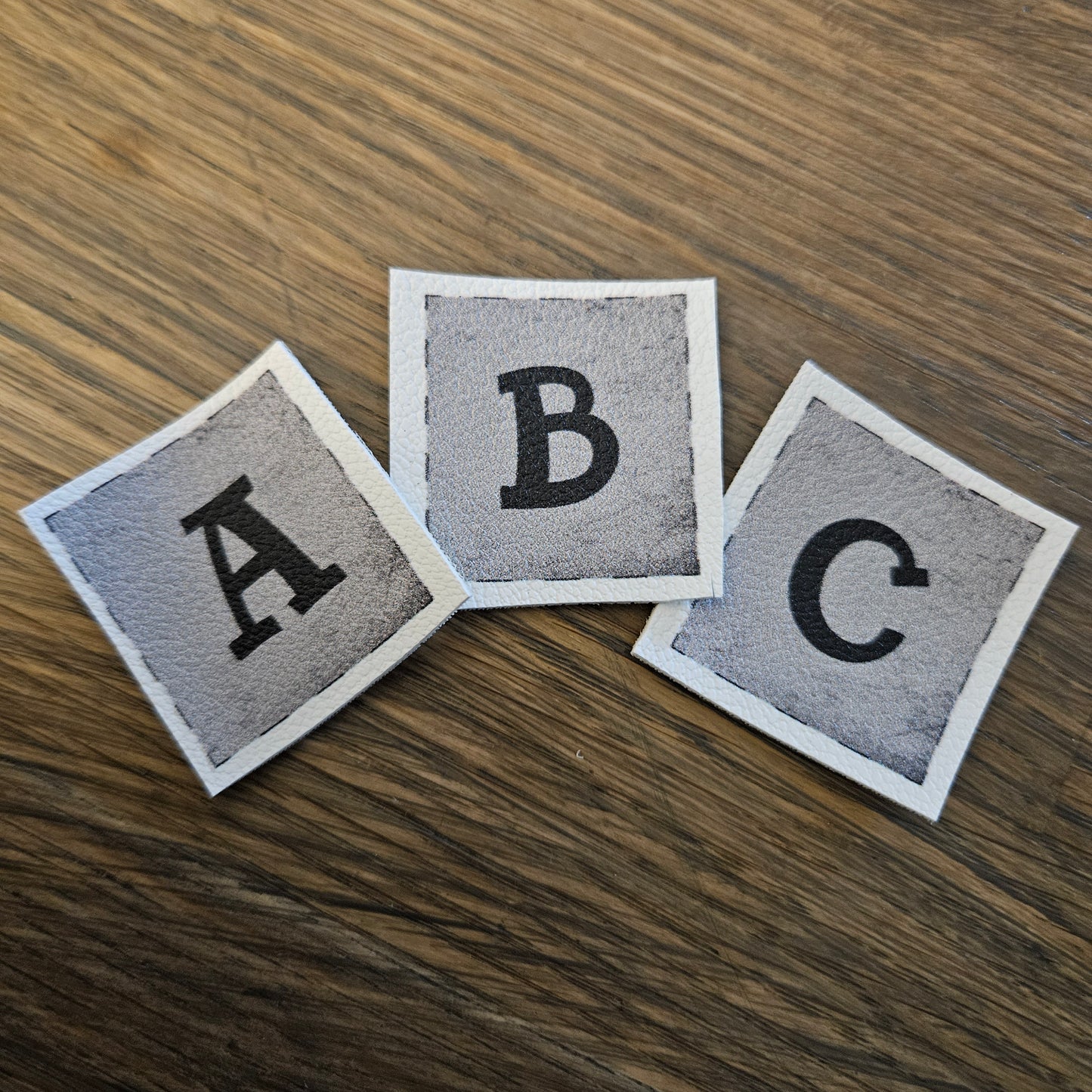 Kunstlederlabel - Buchstaben