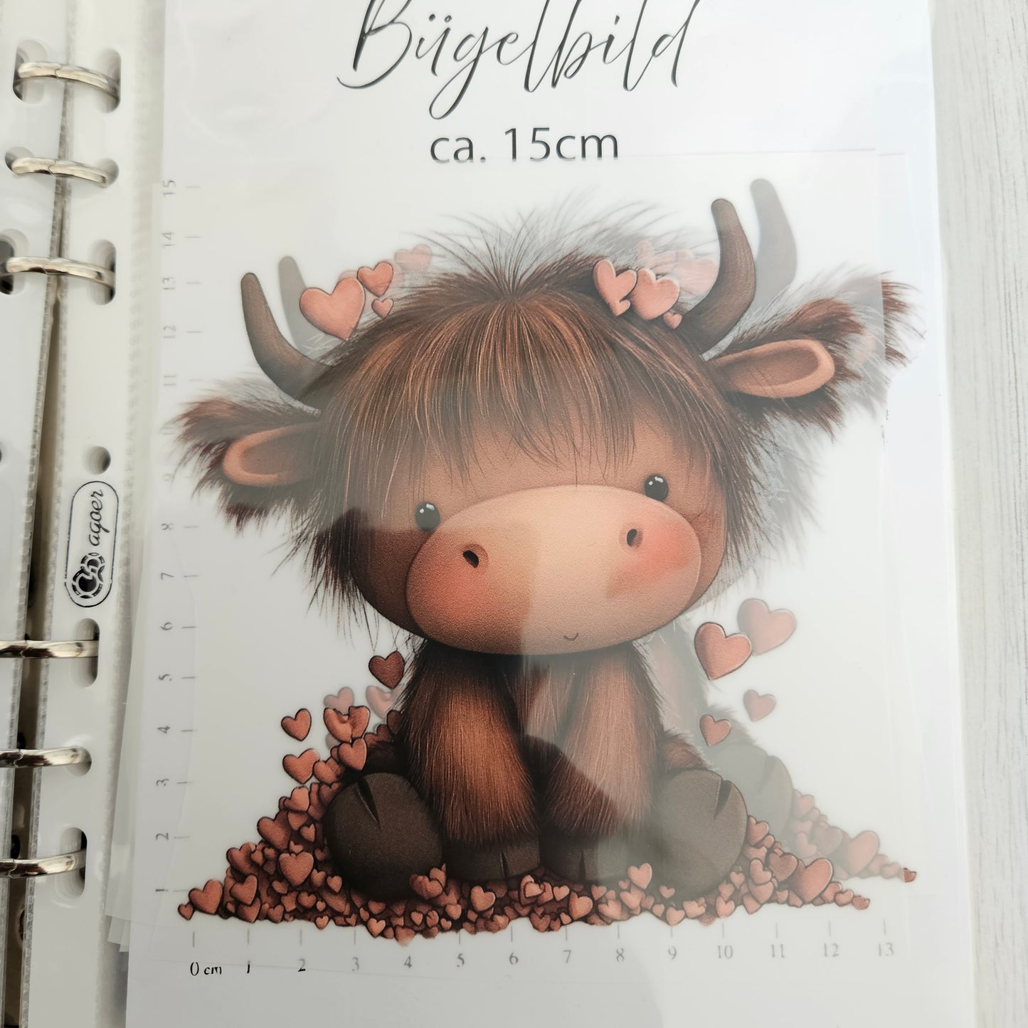 Bügelbild - Highland Kuh mit kleinen Herzen ca. 15cm