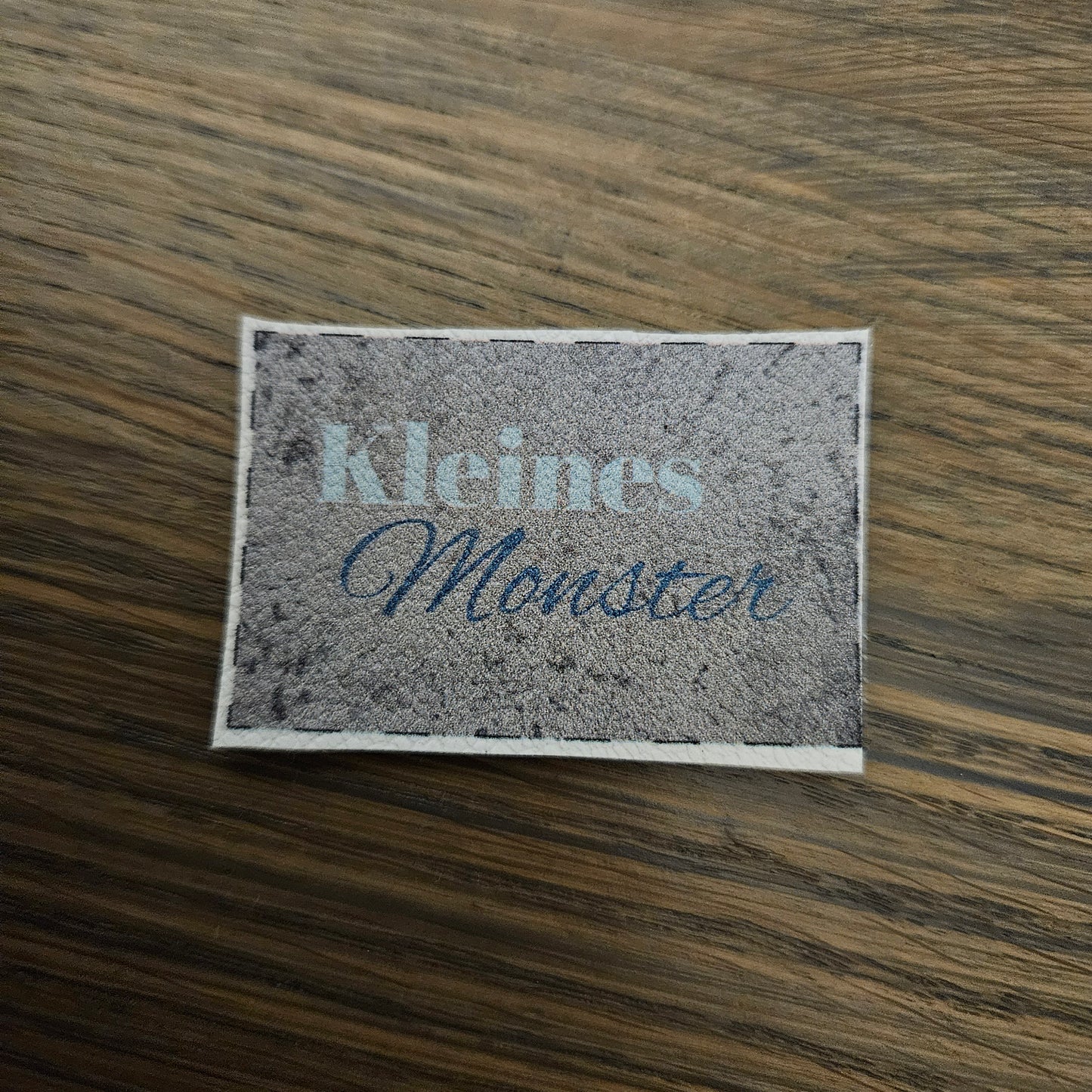 Kunstlederlabel - Kleines Monster Grau/Petrol